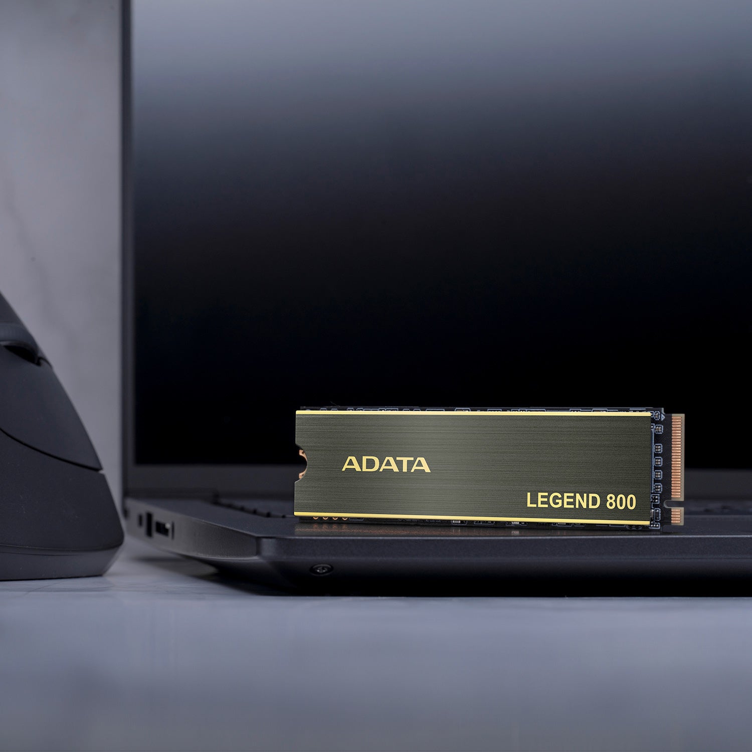 ADATA ALEG-800-1000GCS disque SSD 1 To M.2 PCI Express 4.0 NVMe 3D NAND