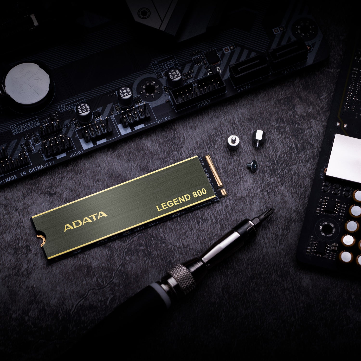 ADATA ALEG-800-1000GCS disque SSD 1 To M.2 PCI Express 4.0 NVMe 3D NAND