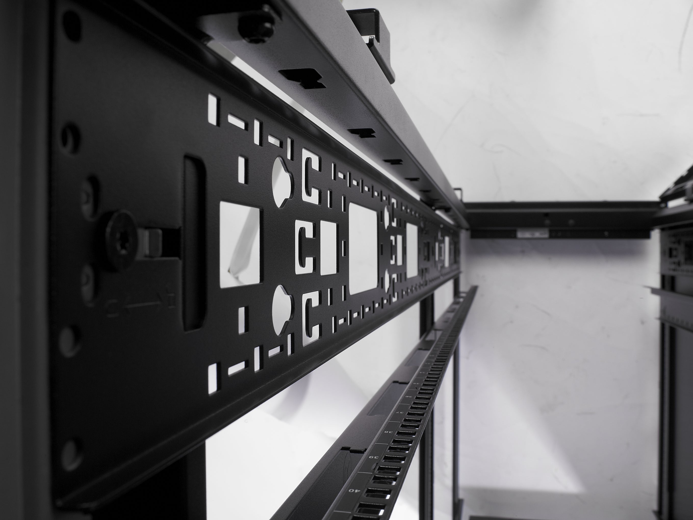 APC NetShelter SX - enveloppe serveur 19P - 42U - 600x1070mm - noir