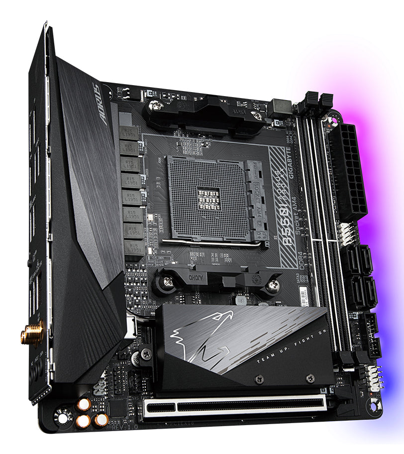 GIGABYTE B550I AORUS PRO AX Carte mère - Processeurs AMD Ryzen 5000, VRM 8 phases, jusqu'à 5300 MHz DDR4, 1xPCIe 4.0 + 1xPCIe 3.0 M.2, Wi-Fi 6E, LAN 2.5GbE, USB 3.2 Gen 2