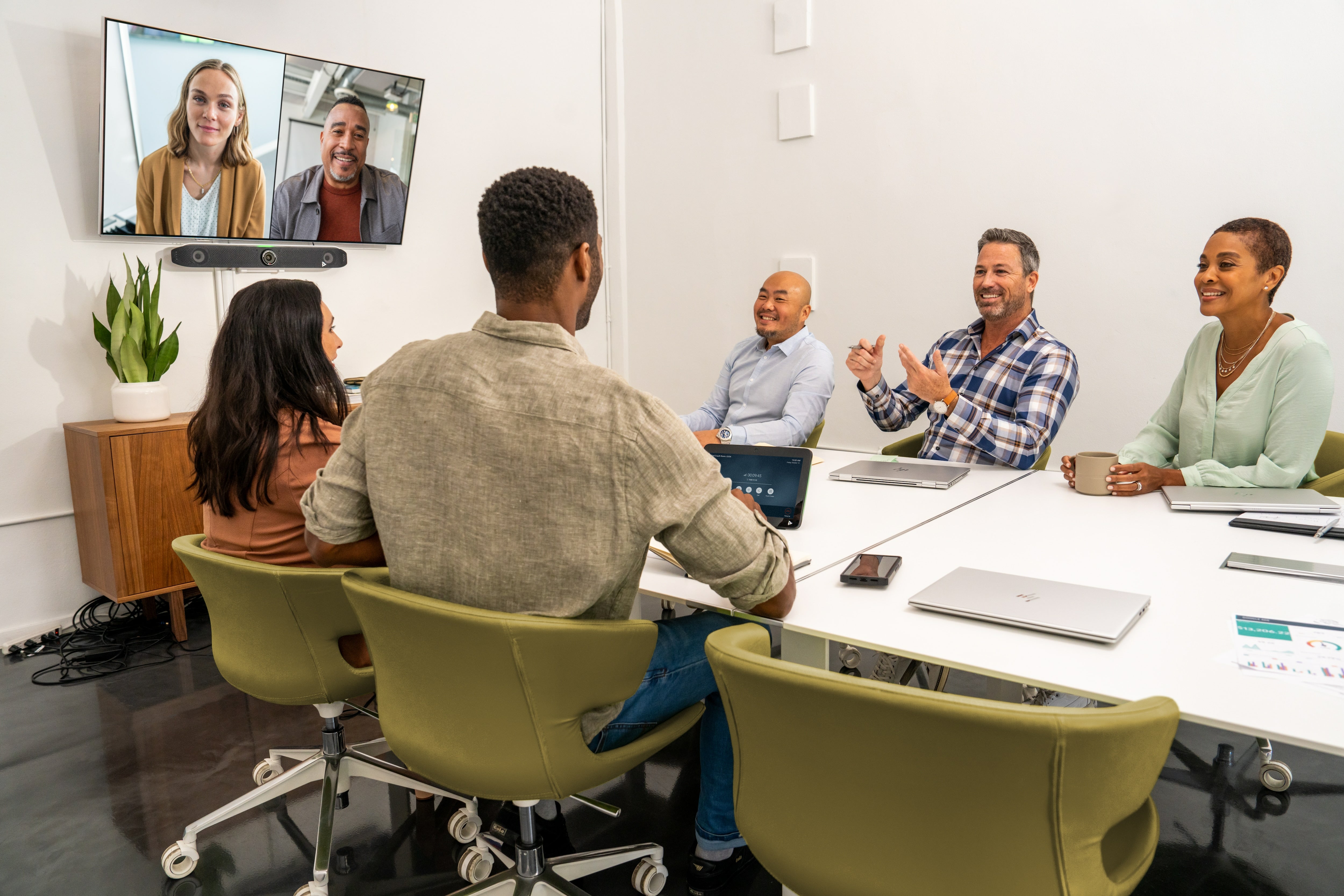 POLY Barre de visioconférence tout-en-un Studio X52