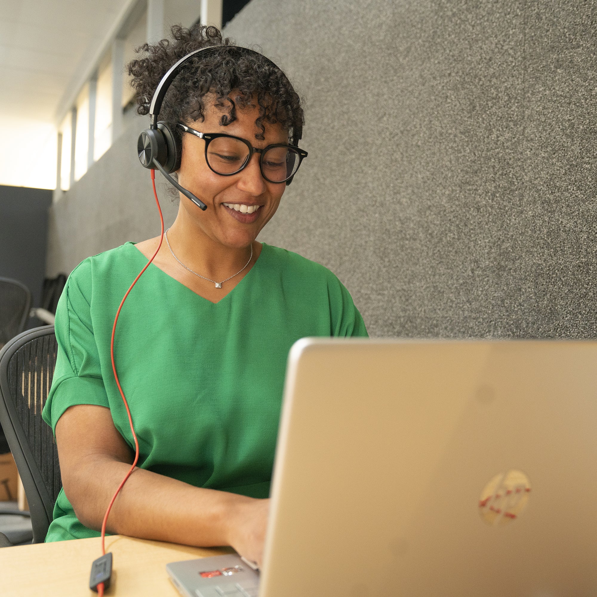 Poly Micro-casque Blackwire 8225 stéréo USB-C + adaptateur USB-C/A