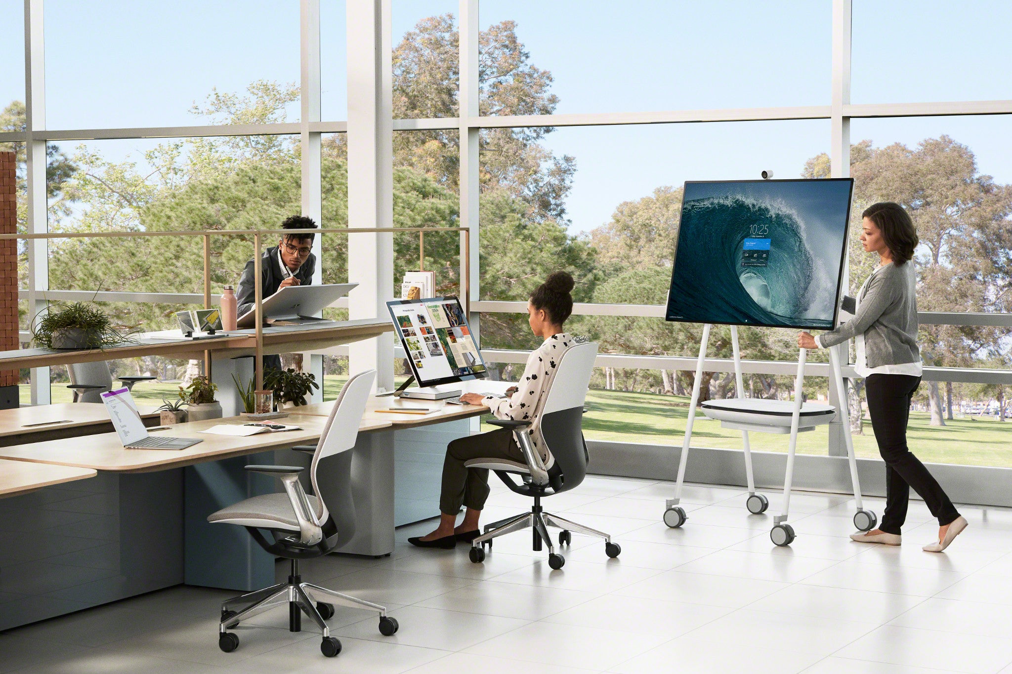 APC Onduleur CSH2 - Batterie mobile pour Microsoft Surface Hub 2S et 3