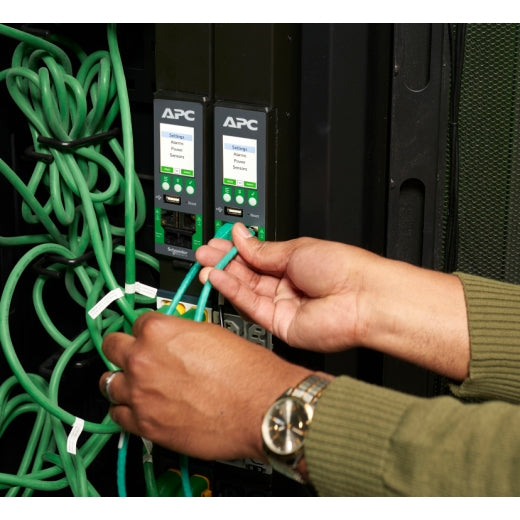 APC NetShelter Rack PDU Advanced unité de distribution d'énergie 48 sortie(s) CA 0U Noir