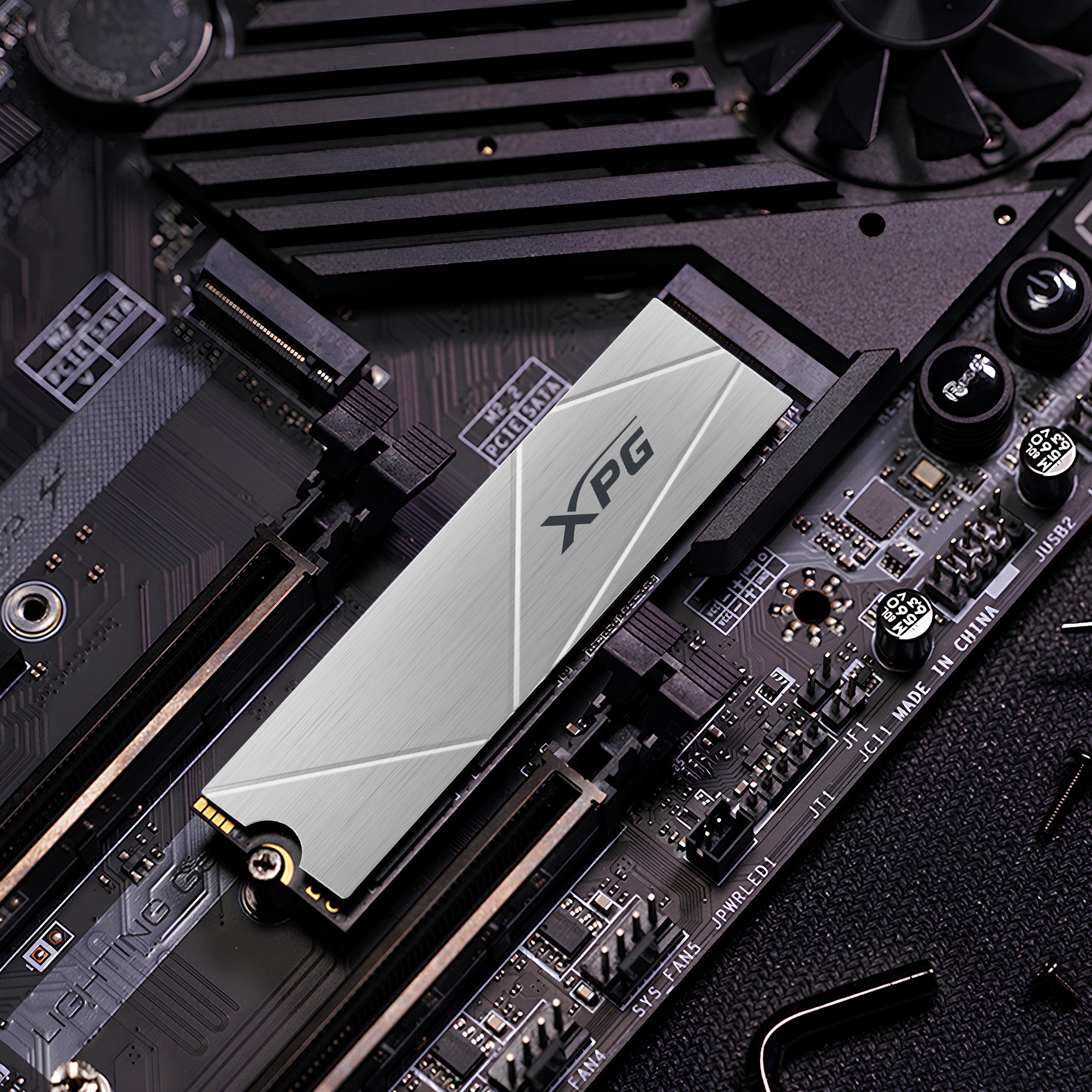 ADATA GAMMIX S60 1 To M.2 PCI Express 4.0 NVMe 3D NAND