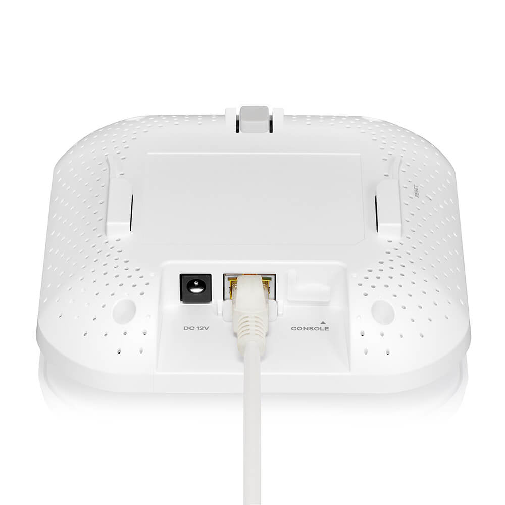Zyxel NWA90AX PRO 2400 Mbit/s Blanc Connexion Ethernet, supportant l'alimentation via ce port (PoE)
