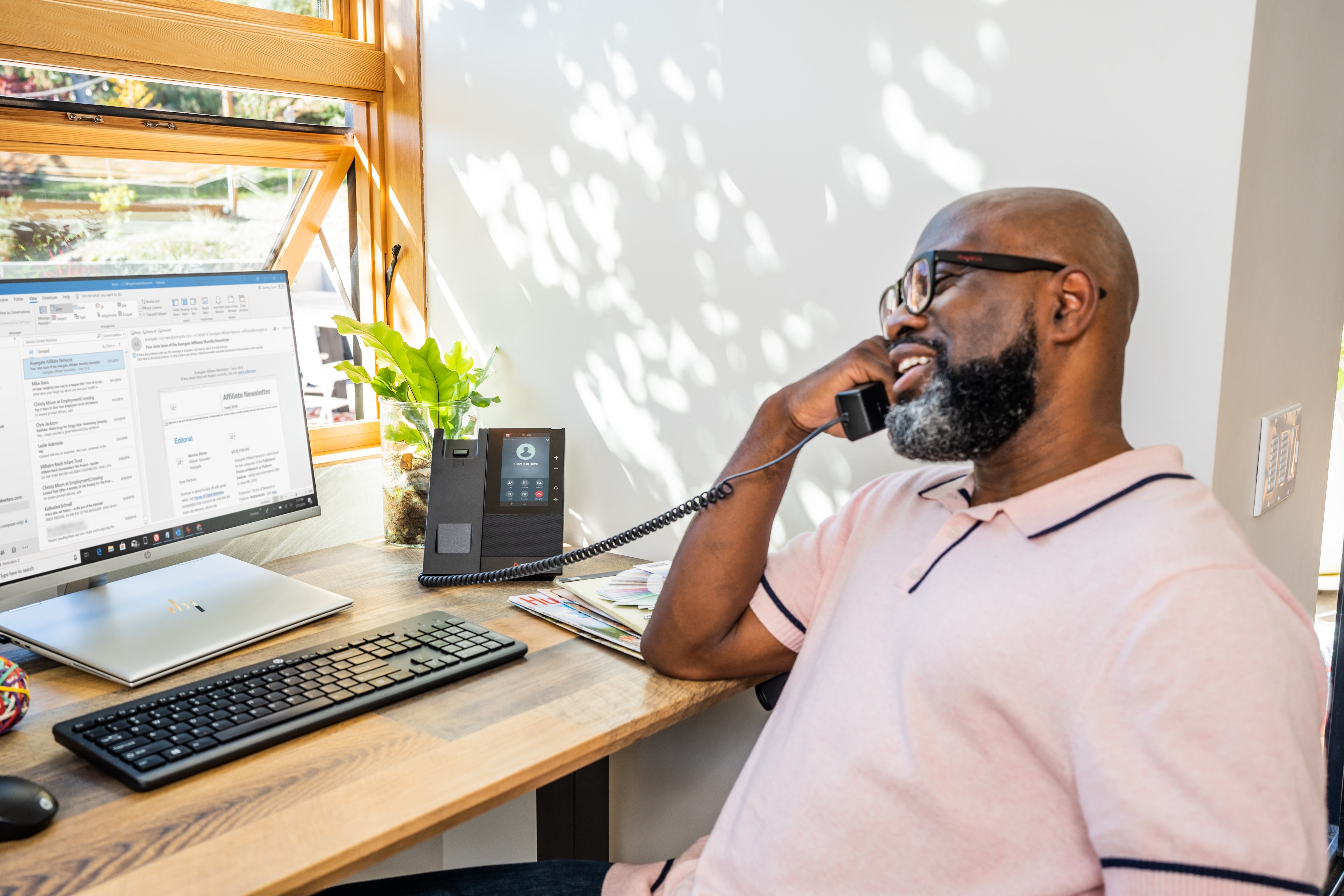 POLY Téléphone multimédia professionnel CCX 500 pour Microsoft Teams et compatible PoE