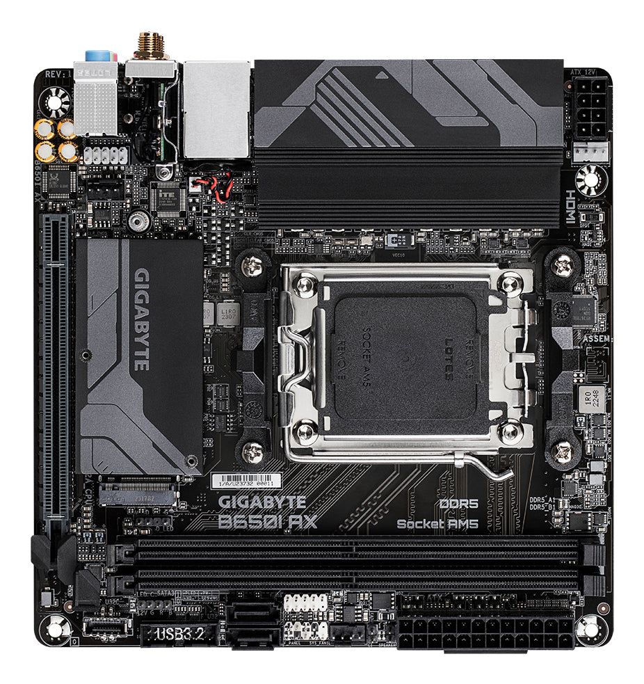 GIGABYTE B650I AX Carte mère - AMD Ryzen série 9000, VRM 5+2+1 phases, jusqu'à 6400 MHz DDR5 (OC), 1xPCIe 4.0 M.2, LAN 2,5 GbE, WIFI 6E, USB 3.2 Gen 2