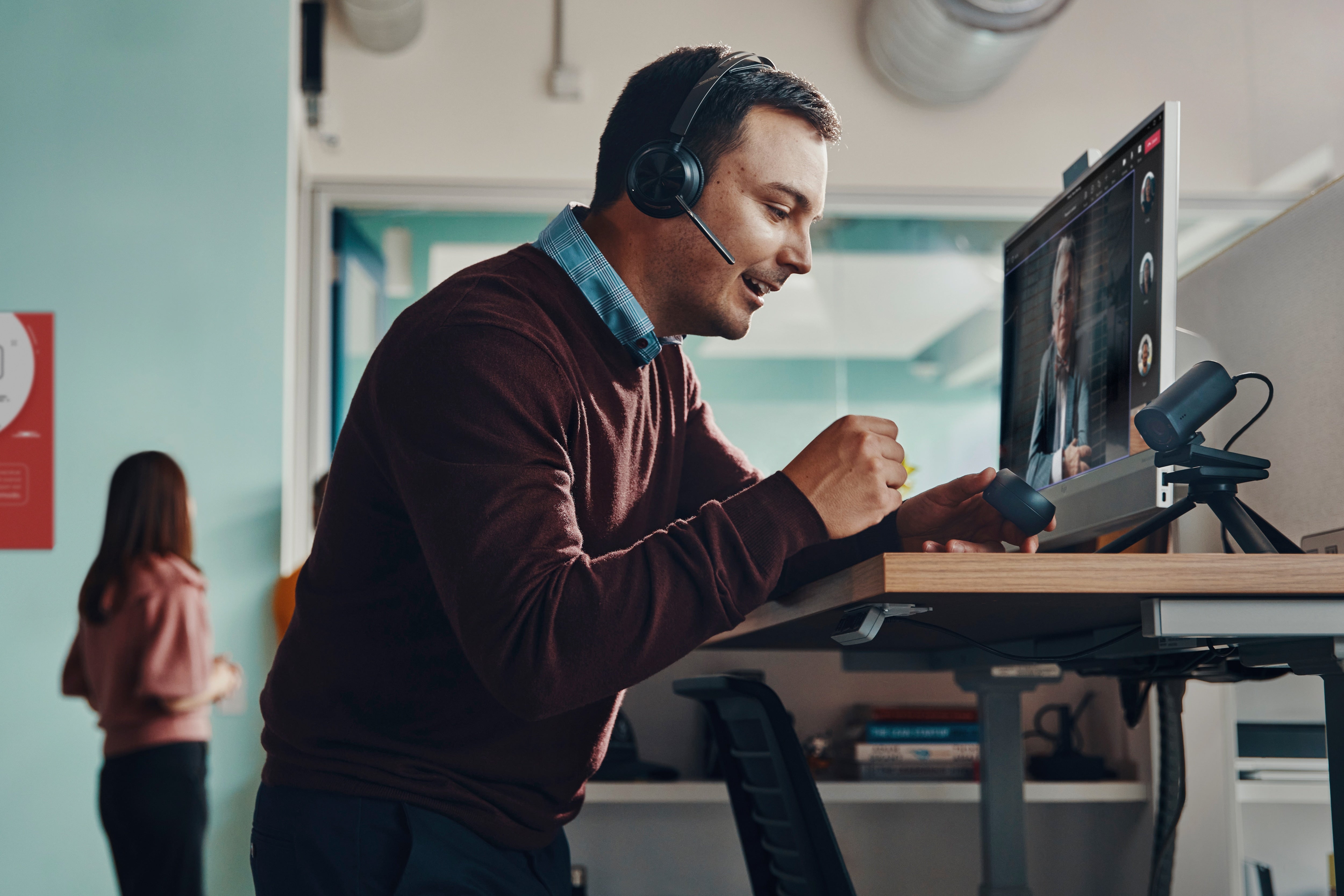POLY Micro-casque VFOCUS2 USB-A avec socle de charge